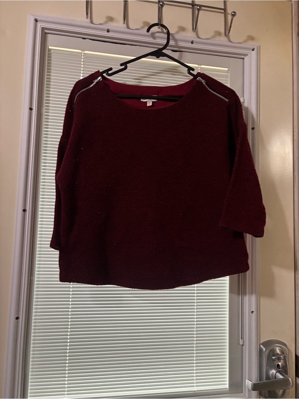 Women’s Zip-Shoulder crop Sweater in Burgundy